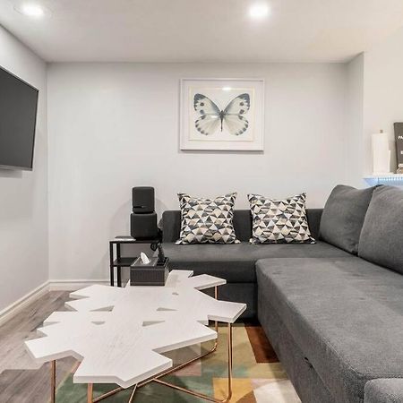 Cozy Nest Basement Unit Apartment Hamilton Bagian luar foto