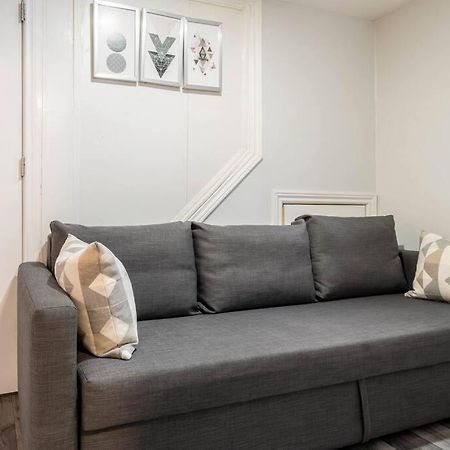 Cozy Nest Basement Unit Apartment Hamilton Bagian luar foto